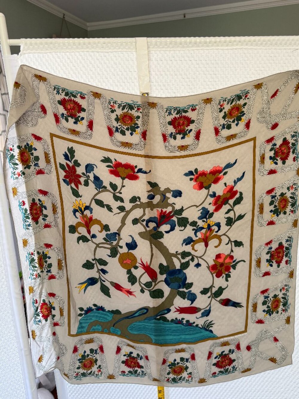 IVORY/TAUPE METROPOLITAN MUSEUM OF ART SILK SCARF "TREE OF LIFE"